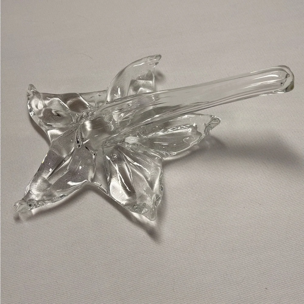 Lily Single Flower Bud Vase Blown Glass 7 inches This is a real Vintage Charmer